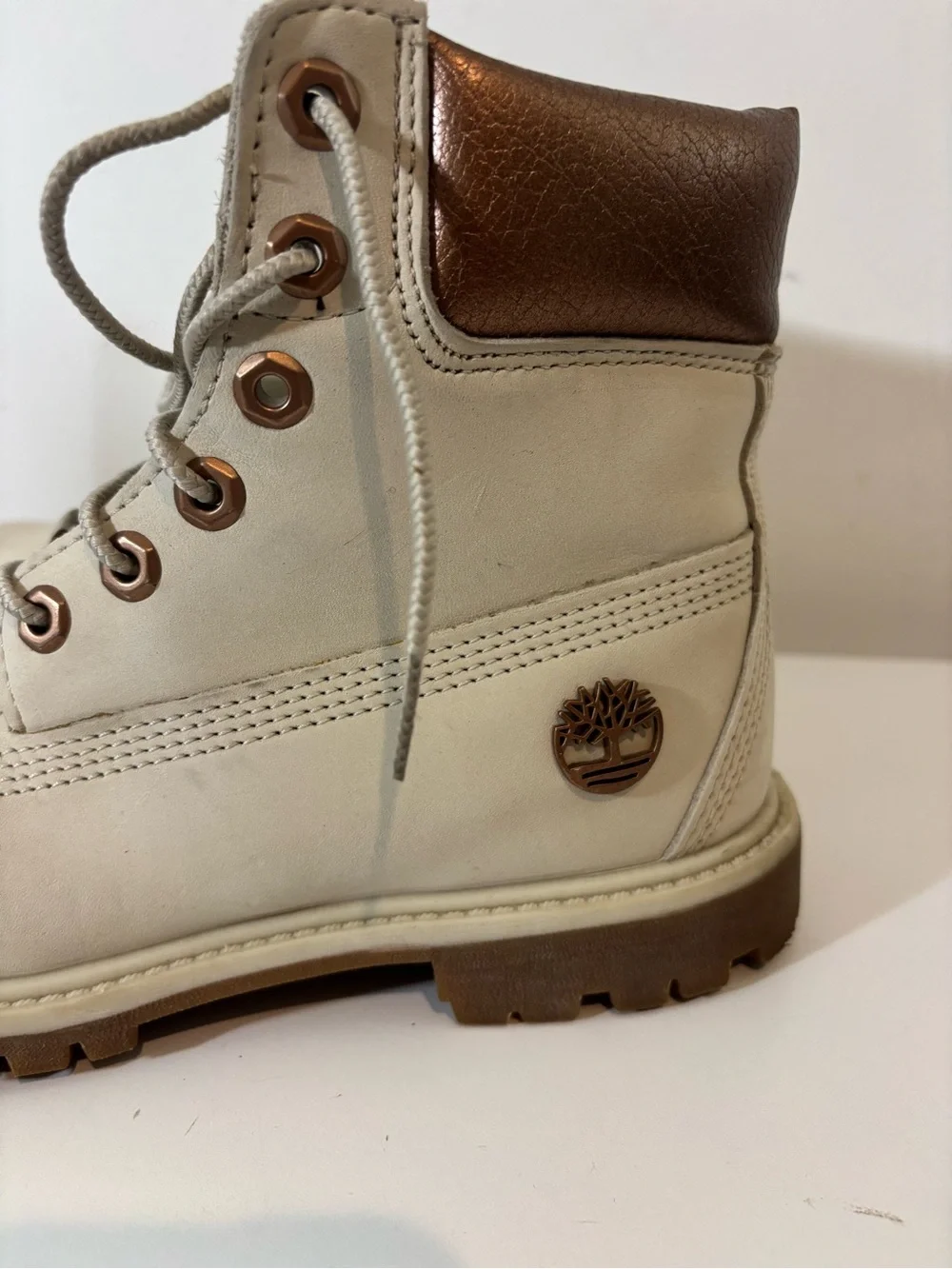 Timberland Women 7.5 Rose Gold Insulated Boots Lace Up Casual Fall Waterproof